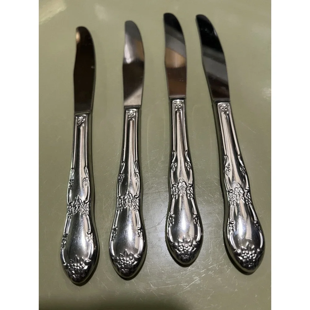 Unmarked Stainless Dinner Knives Set of 4 Floral Leaves And Scrolls